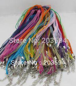 Composants en gros de 100pcs mélangez la couleur de la soie en soie en soie à voile à voile Corde de collier ciré