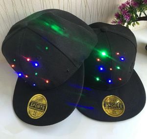 Concert LED Hat Stage Show Light Up Baseball Caps DJ KTV Bar Glowing Hat for Party Hip-Hop Running Hunting Jogging Faveurs noires réglables