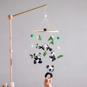 Crochet Panda Hiled Bed Bell For Baby Wood Hanging Toys Mobile en bois sur les cadeaux Born Music Box 240408