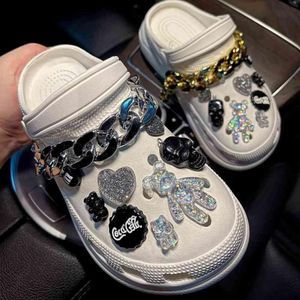 Crocses Charms Designer DIY Magic Color Bear Horreur Squelette Crâne Chaussures Decaration pour Croc JIBZ Sabots Garçons Femmes Filles Cadeaux286l