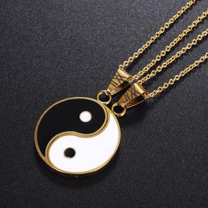 Bijoux vendus transfrontaliers Collier de bijoux en acier inoxydable Vente en gros Apéritif en forme de huit diagrammes Style chinois classique rétro