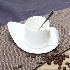Tasses Saucers Elegant Bos China Coffee Caxe Tasse exquise Set Simple Ceramic Porcelain Tea Afternoon Party Office Home Binking Ware