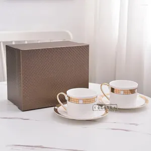 Tazas Platillos Compra de productos Etiqueta dorada Mosaico Hueso Porcelana Taza de café 250 ml con plato Caja de regalo Embalaje Juego doble