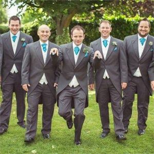 Custom Design Peaked Revers Dark Grey Morning Style Tailcoat Men Party Groomsmen Suits in Wedding Tuxedos (Veste + Pantalon + Cravate + Gilet) NO; 303