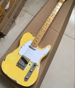 Tienda personalizada Reliquia Guitarra eléctrica amarilla Cuerpo de tilo Sintonizadores de diapasón de arce vintage Hardware cromado 6 cuerdas Envío gratis