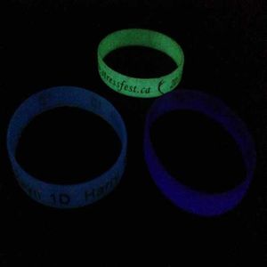 Bracelet personnalisé Glow In The Dark Debossed Color Filled Fluorescent Silicone Bracelet Promotion Gifts283U
