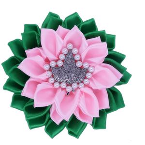 Broche de lierre en perles de ruban de Satin rose vert personnalisé, broche Soror pour membres grecs pour filles 240106