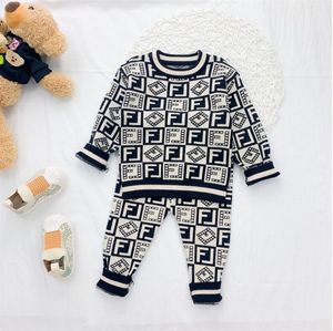 Mignon Baby Boys Girls Brand Clothing sets lettres imprimées nouveau-nés en tricot en tricot à manches longues