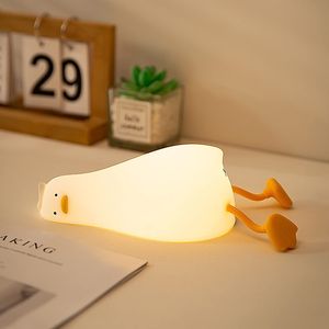 Cute Duck Night Light, Squishy Nursery LED para niños, lámpara de mesita de noche regulable de silicona Light Up Fall Down Lying Flat Duck Touch Light para el dormitorio de las niñas que amamantan