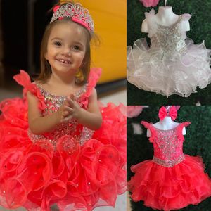 Robe de concours de paillettes pour fille rose vif 2024, manches à volants, jupe superposée en organza, perles, cupcakes en cristal, robes de fête pour bébé fille, niveaux, tout-petit, à lacets, blanc