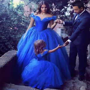 Lindo vestido de bola azul hielo bebé vestido de Cenicienta fuera del hombro brillante tul vestidos de niña de las flores para la boda niñas vestidos del desfile Chea2292