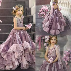 Mignon Lumière Violet Filles Pageant Robes 3D Floral Appliques Dentelle Perlée Jupes À Niveaux Fête D'anniversaire Robes Fleur Fille Robe Pour Les Mariages