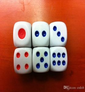 D6 Dados normales blancos de 13 mm, dados de 6 caras, punto rojo y azul, dados de alta calidad, bosones, agitador, dados, accesorios para juegos de mesa, dados para jugar, bueno P6630693