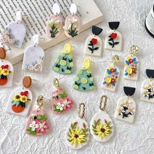 Boucles d'oreilles pendantes AENSOA faites à la main en argile polymère florale délicate pour femmes, grappes colorées de fleurs, bijoux légers 2024