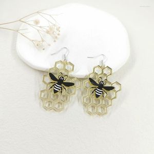 Pendientes colgantes Candelabro Exagerado Divertido Abeja Abeja Acrílico Para Mujeres Gran Color Dorado Superficie de Espejo Ahueca Hacia Fuera Brincos Odet22 Moni2