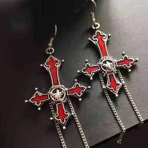 Pendientes colgantes Punk gótico Cruz colgante Joyería religiosa Cruz roja Pendiente Rock Esqueleto Cadena larga