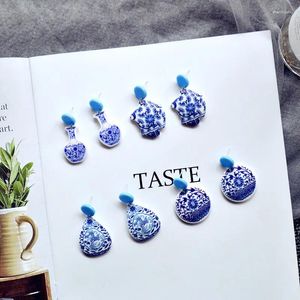 Boucles d'oreilles en peluche jingdezhen exquise acrylique imprimer en porcelaine bleu et blanc à la main magnifique