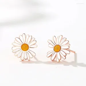 Pendientes colgantes Diseño original S925 Little Daisy Ear Studs Sterling Silver 925 Decoraciones de flores simples Al por mayor