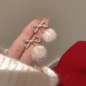 Boucles d'oreilles pendantes en peluche pour femmes, boule de cristal de luxe, pendentif mignon, jolis bijoux, cadeaux romantiques, vente en gros, 2023