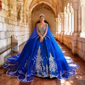 Robes Debutante Para De 15 Anos Royal Blue Quinceanera Robes avec Cape Dentelle Applique Sequin Filles Mexicaines XV Pageant Robes butante