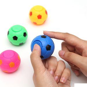Juguete de descompresión Juguetes de fútbol Mini Sport Fidget Balls Fingertip Football Sensory Finger Relief Giratorio Spinner Drop Delivery Gifts Dhdop