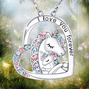Décor coloré strass licorne motif coeur forme pendentif collier anniversaire vacances cadeau