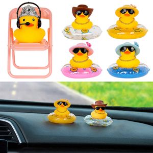 Decorations Christmas Rubber Ducks Yellow Ducky Car Ornament Dashboard Decor Cute Squeak Duckies Ornaments Interior Accessories AA230407