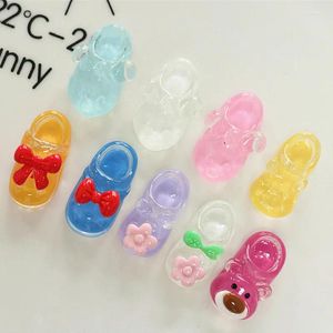 Figuras decorativas 10pcs mini kawaii lindo dibujos animados zapatillas de recortamiento plano álbumes de recortes DIY Party Batina de joyas accesorios para joyas