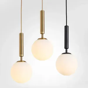 Figurines décoratines Chambre de chambre à coucher Small Chandelier Simple Nordic post-modern Creative Personomy Light Luxury Glass Ball Pendant