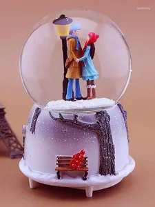 Figurines décoratives veilleuse boîte à musique boule de cristal artisanat décor de bureau maison boule à neige en verre cadeau de mariage amoureux d'hiver boule de neige avec