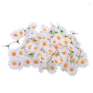 Fleurs décoratives 100 pièces 4 cm marguerite fleur artificielle têtes en tissu décoration de mariage en vrac (#3 blanc)