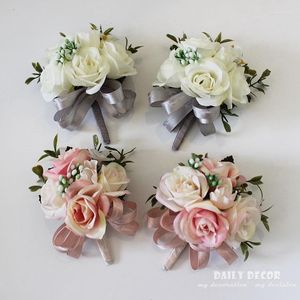 Fleurs décoratives 10pcs ! Gros Artificielle Rose Fleur De Mariée / Demoiselle D'honneur Main Poignet Mariage Mariée Marié Corsage Broche