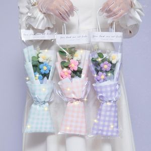 Flores decorativas 1 PC LED LIGHT CADRA Juego de flores artificiales Algodón Crochet Bouquet PVC Bag PVC