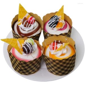 Flores decorativas 1pc Simulación PU Caca de papel de papel frutas pastel de pastel de pastel de panadería tienda de panadería decoración de hildren mousse de juguete