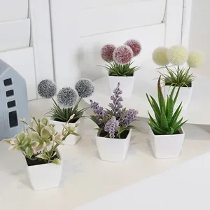 Fleurs décoratives 1set (6pc) Mini plante artificielle Bonsai Home Office Restaurant Store de bureau Décoration de comptoir de bureau