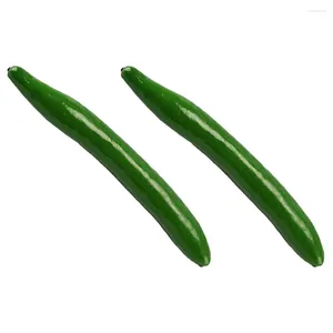 Fleurs décoratives 2 PCS Simulation Cucumber Pography Prop