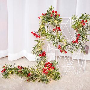 Flores decorativas 2 m Agujas de pino Espuma Bayas rojas Planta artificial Vid con cadena de luz LED Árbol de Navidad Ventana Decoración del hogar Falso