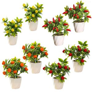 Flores decorativas 2 piezas de fruta pequeña bonsái planta falsa artificial pimiento rojo kumquat plantas de árbol en macetas decoración floral para el hogar jardín