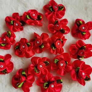 Fleurs décoratives 30pcs ruban de satin rouge arcs de fleurs perle rose appliques artificielles tissu mariage couture artisanat fait à la main bricolage boîte-cadeau
