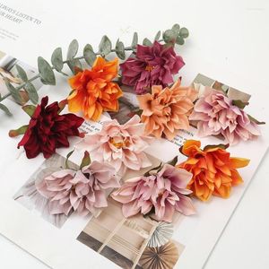 Fleurs décoratives 5/10 Pcs Dahlia Artificielle Pour La Décoration De Noce DIY Guirlande Maison Deocr Soie Faux Tête De Fleur Accessoires En Gros