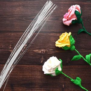 Fleurs décoratives 50pcs 24 calibre blanc floral wire tige de fil de fil à la main Fournisseur de fleurs artificielles pour les tiges d'artisanat de bricolage Faire de couronnes