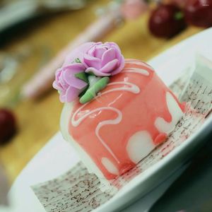 Flores decorativas 6 piezas/lote Decoración del hogar Crafts Miniatures PU Restaurante Simulación de la fruta con forma de crema de fruta