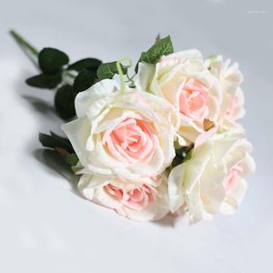 Flores decorativas Ramo de rosas de seda artificial Simulación Boda romántica Arreglo floral nupcial Hogar Sala de estar Decoración del jardín