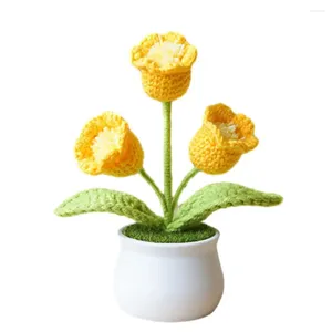Fleurs décoratives fabriquées à la main en laine de muguet en pot au crochet, bonsaï, un accent charmant et intemporel pour votre décoration.
