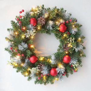 Couronne de Noël à LED avec fleurs décoratives, 40 cm, pomme de pin artificielle, guirlande de baies rouges, ornements suspendus, décorations murales pour porte d'entrée, arbre de Noël