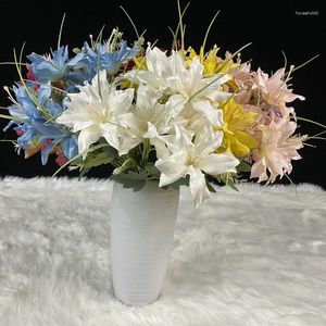 Bouquet de fleurs décoratives de lys, plante d'eau artificielle, accessoires de tournage d'aménagement paysager de mariage vert d'intérieur