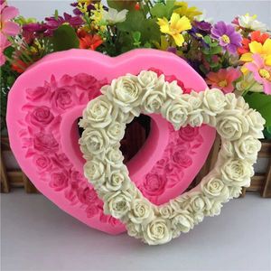 Fleurs décoratives couronnes moules faits à la main grandes rose coeur couronne en silicone aliments bons moule gros coeur en forme de gâteau rose outils de décoration accessoires de savon accessoires