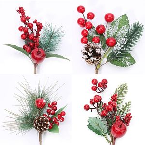 Guirnaldas de flores decorativas Bayas de Navidad rojas y selecciones de cono de pino con ramas de acebo para vacaciones Decoración floral Artesanía Flor artificial