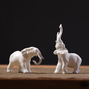 Objets décoratifs Figurines Chine Éléphant Blanc Blanc De Chine Oeuvre Dehua Céramique Artisanat Mini Animal Figurine Collections D'art Néo Chinois Décor 230221