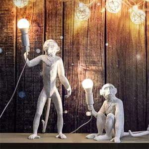 Objets décoratifs Figurines Moderne LED Art Singe Lampadaire Lampe En Résine pour Salon Salon Salle D'étude Couloir Plafonniers Décoration Intérieure Maison 231128